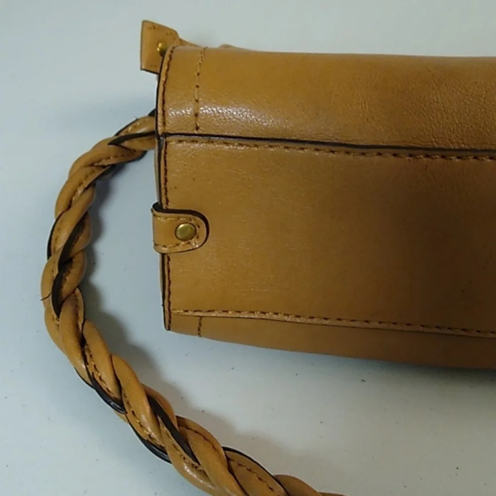 Relic Shoulder Bag Purse Carmel Brown 12" L X 4.5" W X 6" H - Picture 11 of 16